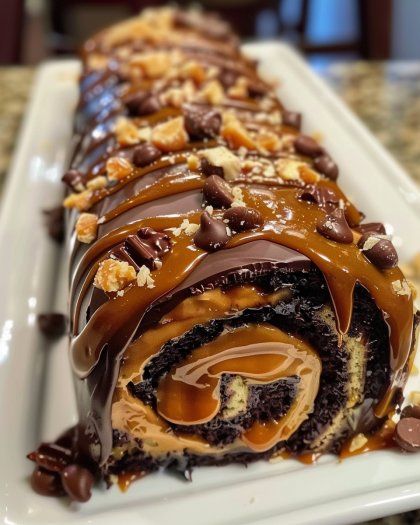 Recipes Tower, Cake Roll Recipes, Turtle Cake, Sweet Snacks Recipes, Delicious Snacks Recipes, Cake Roll, Chocolate Caramel, Yummy Sweets, Decadent Desserts