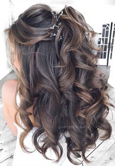 Bridal Hair Half Up Medium, Wedding Half Updo, Curls For Medium Length Hair, Quincera Hairstyles, Medium Length Curls, Bridal Hair Half Up, Medium Length Updo, Half Up Wedding, Hair Quince