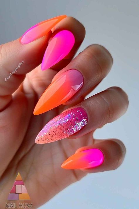 Summer Glitter Nail Ideas, Orange Neon Nails Design, Coral Pink Nails Designs, Neon Glitter Nails Summer, Nails 2024 Pink, Bright Ombre Nails Summer, Neon Summer Nails Designs, Neon Nails Designs Summer 2024, Mets Nails