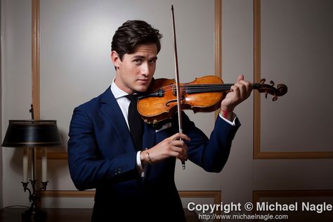 Holding A Violin Pose, Violin Holding Pose, Holding Violin Pose Drawing, Violin Poses Reference, Violin Pose, Charlie Siem, Viola Photography, Violin Family, Draw Reference