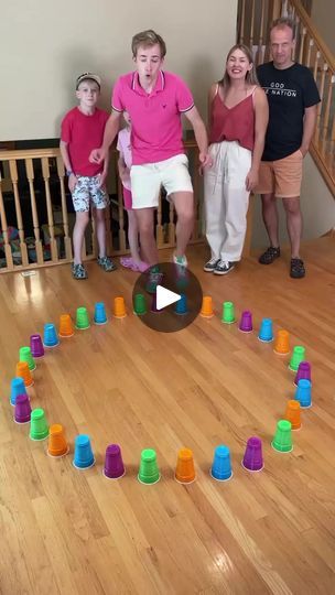 Action Games For Kids, Kids Events Ideas, Funny Games For Kids, Fun Games For Adults, Funny Christmas Games, Summer Party Games, Christmas Gift Games, Funny Party Games, Inside Games