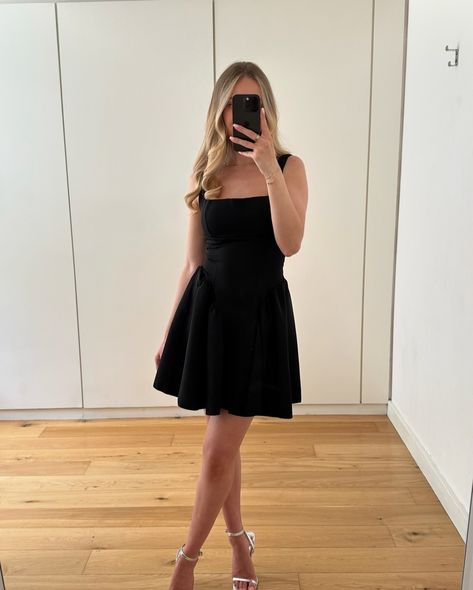 NEW LBD 🖤 She’s a Beaut!!! . . . . #littleblackdresses #minidresses #partydresses #eveningoutfit #minimalistfashion Little Black Dress LBD | Mini Dress | Party Date Night Festive Occasion Wear | Minimalist Chic Fashionista | Skater | Puff | Outfit Inspo Style Styling | What to Wear | Evening Outfit OOTN Puff Outfit, Bow Mini Dress, Chic Fashionista, Evening Outfit, Christmas Party Outfits, Neck Bow, Minimalist Chic, Evening Outfits, Party Outfits