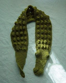 Gator Scarf crochet pattern...can't do this but @Stacey Grice or @Daphne Grice would be perfect to try making this! Alligator Scarf, Baby Alligator, Crocheted Scarves, Knitted Scarves, Crochet Quilt, Kids Scarf, Haken Baby, Scarf Crochet, Scarf Crochet Pattern