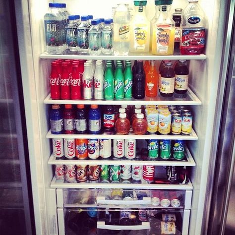 Luxury Fridge, Fridge Ideas, Drink Fridge, Ocd Organization, Kendall Jenner Instagram, Kardashian Home, Snack Shack, Beverage Fridge, Kitchen Organization Pantry