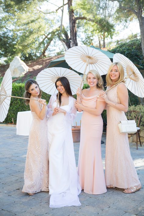 bridesmaids with parasols - photo by Melissa Gidney Photo http://ruffledblog.com/contemporary-montecito-wedding-at-home Parasol Wedding Bridesmaids, Wedding Parasols Bridesmaids, Bridesmaids With Parasols, Wedding Parasols Ceremony, Parasol Wedding Photos, Parasol Umbrella Wedding, Bridesmaid Parasol, Bridesmaids Parasols, Bridesmaids Umbrellas