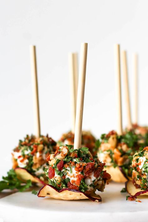 Goat Cheese & Bacon Balls Appetizer Recipe Bacon Balls, Pesto Pinwheels, Platter Boards, Chorizo Appetizer, Summertime Food, Toothpick Appetizers, Fresh Appetizers, Moms 60th, Cocktail Food