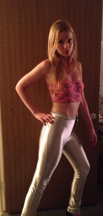 Disco Pants Outfit American Apparel, Fitted Disco Glitter Pants, Spandex Disco Jeans, Metallic Shimmer Disco Pants, Briana Evigan, 1970 Hot Pants, Disco Pants, Jeans Pants, Outfits With Leggings