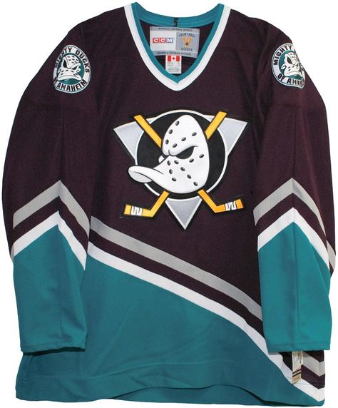 Mighty Ducks Jersey, Shoulder Applique, Hockey Art, Hockey Clothes, Logo Y, Chef Clothes, Mighty Ducks, Jersey Vintage, Jersey Outfit