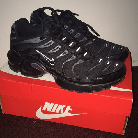 Tns Nike, Shoes Air Max, Nike Shoes Air, Nike Shoes Outfits, Nike Air Shoes, Shoes Sneakers Nike, Nike Shoes Air Max, Shoes Air, Fresh Shoes