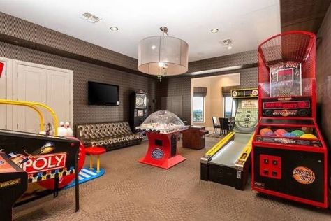 Luxury Gaming Room, Family Game Room Design, Kids Hangout Room, Youth Group Rooms, Gaming Room Ideas, Lofted Cabin, Luxury Game Room, Game Room Home, Garage Game Rooms