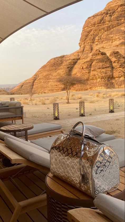 Luxury Dubai Aesthetic, Dubai Rich Aesthetic, Dubai Safari Aesthetic, Uae Desert Aesthetic, Rich Arab Lifestyle, Desert Chic, Vacation Mood, Travel Inspiration Destinations, Rich Life