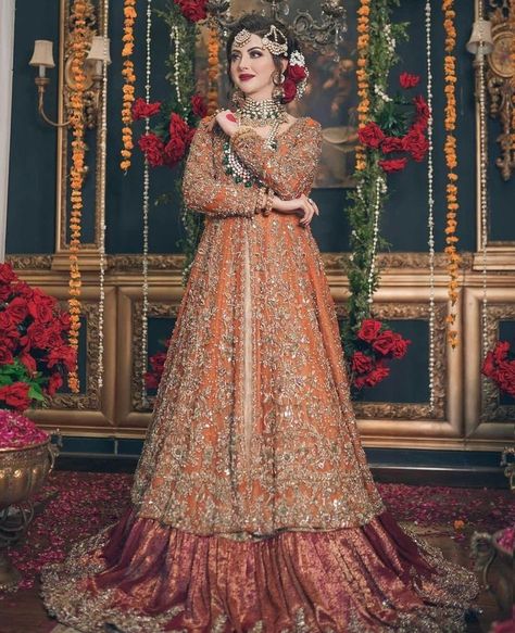 Party Wear dresses Moomal Khalid, Gowns Vintage, Wedding Dresses Men Indian, Red Bridal Dress, Pakistani Formal Dresses, Asian Bridal Dresses, Bridal Lehenga Collection, Pakistani Drama, Latest Bridal Dresses