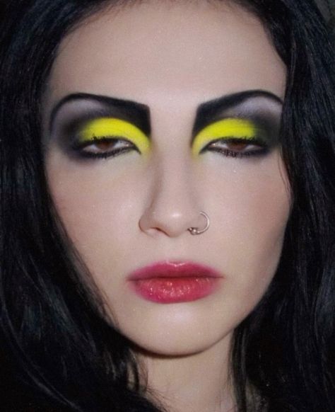 Siouxsie And The Banshees Makeup, Siouxsie Sioux 80s Makeup, Siouxsie Makeup, Spellbound Siouxsie, 80s New Wave Makeup, Siouxsie Sioux Makeup, New Wave Makeup 80s, Trad Goth Makeup 80s, Siouxsie Sioux 80s