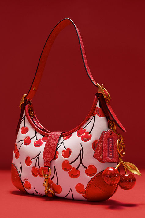 ‘Tis the season to give the gift that keeps on giving – a very cherry Hamptons Hobo Bag. From formal events to casual hangs, be sure to add this cherry on top. 🍒✨ #CoachNY Coach Cherry Collection, Cherry Fashion Aesthetic, Cherry Coach Bag, Coach Cherry Bag, Red Coach Bag, Hello Kitty Handbags, Pretty Purses, Pop Tabs, Purse Collection