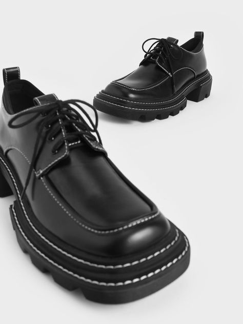 Oxford Shoes Outfit Men, Masc Goth, Chunky Brogues, Trapeze Bag, Oxford Shoes Outfit, Eyewear Chain, Bold Aesthetic, Man Shoes, Shoes Design