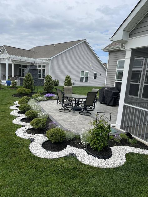 Curb Appeal Uk, Landscaping Front Of House, Front Yard Gardens, Rustic Garden Design, Landscaping Around House, Landscaping Around Trees, Side Yard Landscaping, Stone Landscaping, Small Front Yard Landscaping