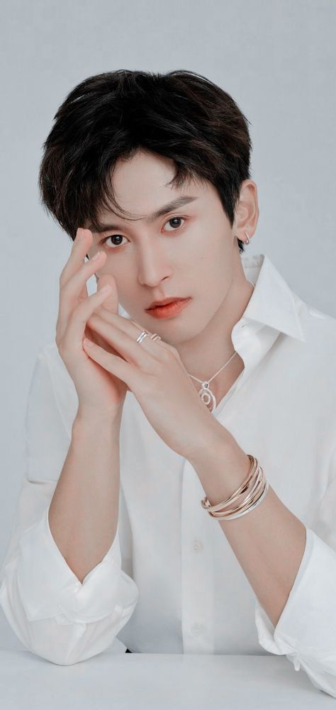 ~• 𝒁𝒉𝒂𝒏𝒈 𝒁𝒉𝒆𝒉𝒂𝒏 •~ Zhang Zhe Han, Zhang Zhehan, Cheng Xiao, Chinese Boy, Asian Actors, Asian Boys, Celebrities Male, Daniel Wellington, Korean Actors