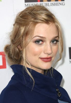 Alison Sudol, Fantastic Beast, Les Miserables, Female Images, Fantastic Beasts, Blonde Hair Color, Hair Day, Pretty Hairstyles, Beauty Fashion