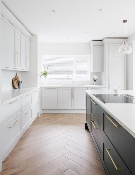 Kitchen Herringbone Floor, Contemporary Shaker Kitchen, Modern Shaker Kitchen, Grey Shaker Kitchen, Herringbone Kitchen, Bungalow Decor, Shaker Kitchens, Kitchen 2021, White Shaker Kitchen