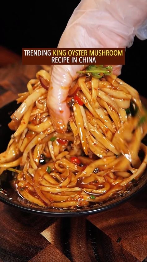 foodiechina888 on Instagram: King oyster mushroom recipe in China #recipe #cooking #chinesefood #mushrooms #vegetarian King Oyster Mushrooms Recipes, Oyster Mushrooms Recipes, Mushroom Soup Crockpot, Chilli Mushroom Recipe, Trumpet Mushrooms Recipe, King Oyster Mushroom Recipe, Mushroom Recipes Vegan, Dr Greger, Copycat Food