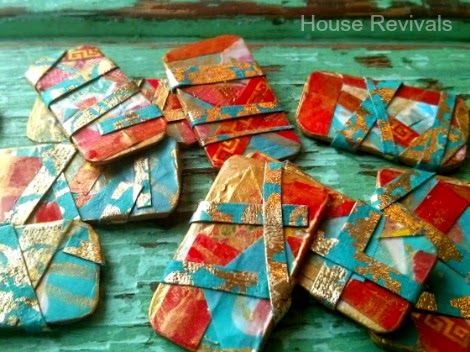 New Year Wreath, Diy Hand Soap, Resin Jewelry Tutorial, Collage Jewelry, Recycled Paper Crafts, Paper Bead Jewelry, Paper Scraps, Mixed Media Jewelry, Paper Earrings