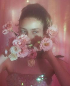 How to create this vintage 70s-80s soft glam portrait effect? | Photoshop Gurus Forum Photographie Portrait Inspiration, Soft Girl Aesthetic, Foto Poses, 인물 사진, Vintage Modern, Pics Art, Photography Inspo, Soft Girl, Aesthetic Photo