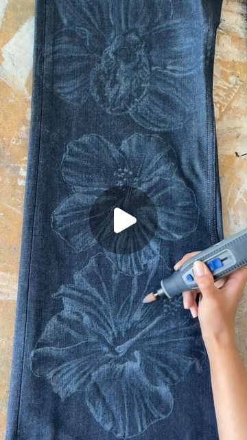 𝔇𝔢𝔫𝔢𝔪 𝔍𝔢𝔞𝔫𝔰 on Instagram: "floral jean order 👖 + 🌷 

#vintage #fashion #clothes #upcycle #slowfashion #textile #design" Denim Scarf Diy Old Jeans, Altered Jeans Diy, Diy Embroidery On Jeans, Western Painted Jeans, Jean Diy Upcycle, Revamp Jeans, Cool Jeans Diy, Custom Pants Ideas, Upcycled Fashion Diy Inspiration