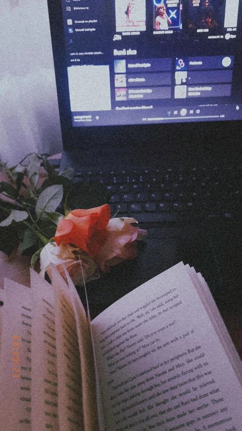 March Aesthetic, Music Flower, Still Life Images, Books Aesthetic, Music Aesthetic, Music Photography, Flower Photos, Image Photography, Flowers Photography