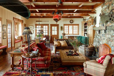 Contract Interior Design, Cabin Living Room, Billiard Rooms, Fishing Cabin, Hunting Room, Bar Vintage, Cabin Interiors, Cabin Living, Lodge Decor