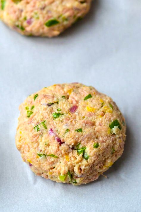 Tuna Fish Recipes Canned, Canned Tuna Cakes, Canned Tuna Patties, Recipes Canned Tuna, Recipes With Canned Tuna, Tuna Patties Easy, Tuna Fish Cakes, Tuna Patties Recipes, Tuna Dishes