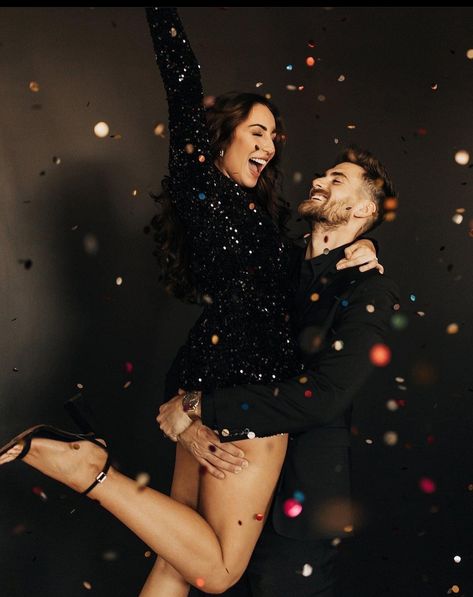 New Years Eve Engagement Photos, New Years Couple Photoshoot, New Years Picture Ideas Couples, 1 Year Anniversary Photo Shoot Ideas Black Couples, Couple New Years Pictures, New Year Couple Goals, Couple Birthday Photoshoot, Couple Celebrating Birthday, Couple Birthday Pictures