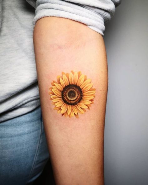 Sunflower Tattoo On Wrist, Sunflowers Tattoos, Bday Tattoo, Sunflower Tattoo Meaning, Sunflower Tattoo Simple, Tattoo Sunflower, Flower Of Life Tattoo, Colour Tattoo, Crow Tattoo