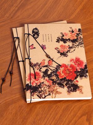 Chinese Book, Book Binding Diy, Chinese Aesthetic, Handmade Notebook, Unique Greeting Cards, Handmade Book, Handmade Books, Plum Blossom, Diy Book