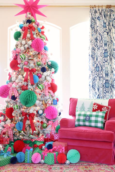 2021 CHRISTMAS HOME TOUR PART 1: COLORFUL HONEYCOMB BALLS CHRISTMAS TREE Red Pink And Green Christmas, Red And Green Christmas Decor Ideas, Pink And Red Christmas Tree, Honeycomb Christmas Tree, Dimples And Tangles, Rainbows Christmas, Preppy Christmas, Merry Bright Christmas, Xmas Trees