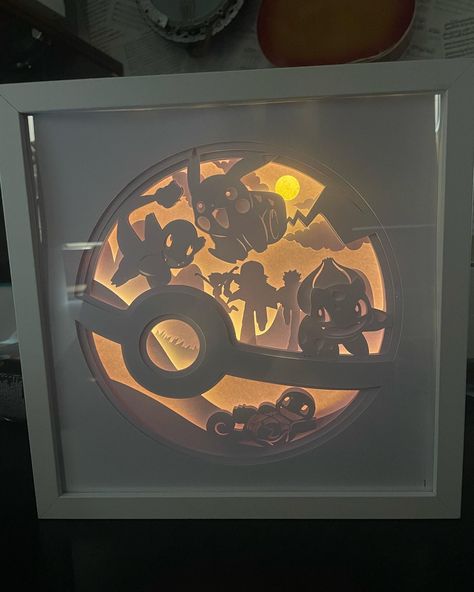 Anime Shadow Box Ideas, Pokemon Shadow Box Ideas, Pokémon Cricut, Pokemon Cricut Projects, Pokemon Shadow Box, Cricut Pokemon, Pokemon Cricut, Cricut Papercraft, Pokemon Light