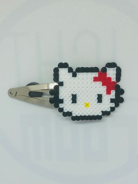 Hello Kitty Perler Beads Easy, Mini Hello Kitty Perler Beads, Hello Kitty Iron Beads, Hello Kitty Pearl Beads, Hama Bead Keychain, Hello Kitty Melty Beads, Hello Kitty Perler Beads Pattern, Perler Bead Hello Kitty, Hama Beads Hello Kitty