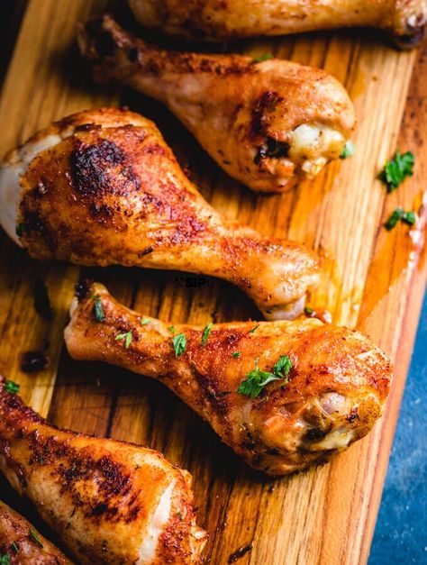 You need to try this super easy baked chicken legs recipe. Cajun seasoning is rubbed on the drumsticks and oven baked for an easy weeknight meal. #weeeknightdinner #chickenlegs #drumsticks #blackenedspice #crispychicken #comfortfood Chicken Leg Seasoning, Chicken Legs In Oven, Crispy Baked Chicken Legs, Oven Baked Chicken Legs, Roasted Chicken Legs, Chicken Breast Crockpot Recipes, Crockpot Chicken Breast, Chicken Leg Recipes, Chicken Drumstick Recipes