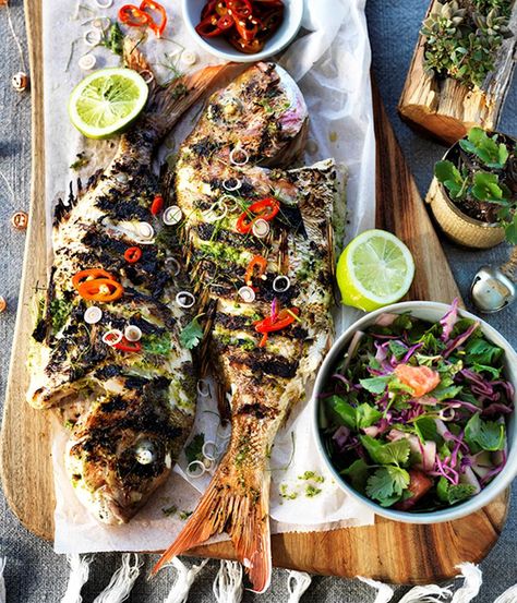 Easter Fish Recipes, Panel Wall Design, Grilling Vegetarian, Wooden Panel Wall, Bbq Utensils, Barbecue Fish, Whole Fish Recipes, Cooking Japanese, Recipes Grilling