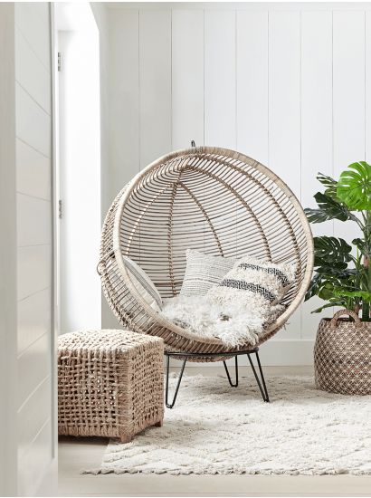 NEW Round Rattan Cocoon Chair Cocoon Chair, Rattan Egg Chair, Luxury Chairs, Dekorasi Kamar Tidur, Luxury Home Furniture, Rattan Chair, Rattan Furniture, Bedroom Chair, Cool Chairs