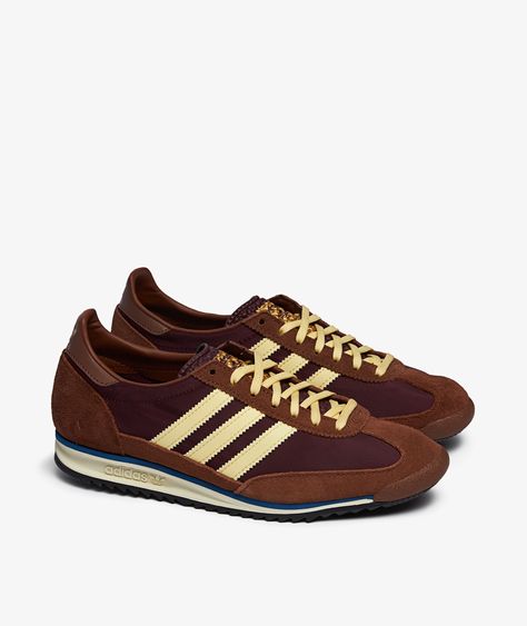 The SL 72 OG W model  by  adidas from the  SP2024 collection, has arrived SVD. Women's Handball, Adidas Sl 72, Adidas Sneakers Women, Baskets Adidas, Sneakers Adidas, Fall Winter 2024, Retro Sneakers, Latest Sneakers, Bank Card