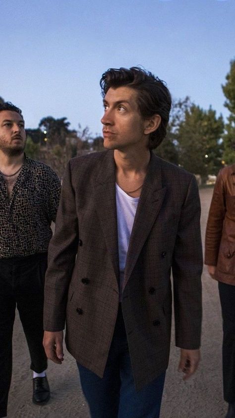 One For The Road Jacket, Alex Turner Suit, Alex Turner Full Body Pic, Musician Aesthetic, Arctic Monkeys Wallpaper, Alex Arctic Monkeys, Alex Pics, The Last Shadow Puppets, Last Shadow