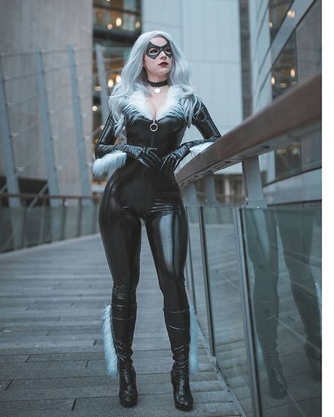 black cat by @enjinight #blackcatcosplay #blackcat #cosplay #spiderman #spidermancosplay #marvelcomics #marvelcomicscosplay #cosplayer #cosplaygirl #cosplayphotography Enji Night, Spiderman Black Cat, Black Cat Cosplay, Black Cat Costumes, Black Cat Marvel, Spiderman Cosplay, Marvel Cosplay, Marvel Girls, Cute Cosplay