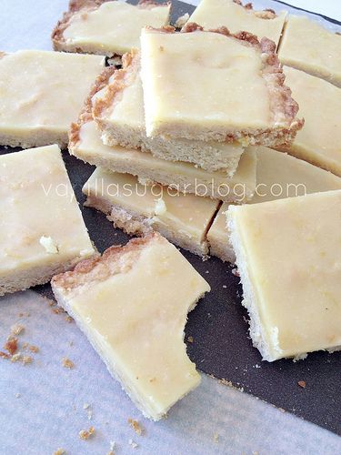 Lemon Crunch, Lemon Treats, Crunch Bars, Crunch Bar, Lemon Dessert Recipes, Golden Syrup, Lemon Bars, Köstliche Desserts, Lemon Desserts