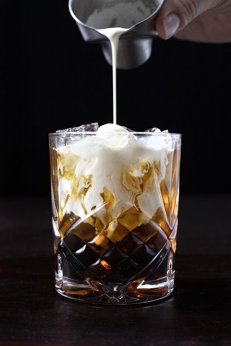 Classic White Russian Recipe - Moody Mixologist Cocktail Recipes Vodka, Easy Vodka Cocktails, Classic White Russian Recipe, White Russian Drink, White Russian Recipe, Vodka Drinks Easy, Pane Naan, White Russian Recipes, Vodka Cocktails Easy