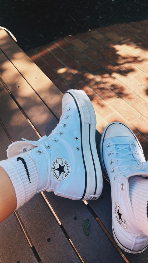 Plateform white converse, nike socks, Converse Nike Socks, Ankle Nike Socks, High Nike Socks Outfit, Long Nike Socks Outfit, How To Style High Top Converse, White Nike Socks Outfit, How To Style Converse High Tops, Styling Converse High Tops, Nike Socks Outfit