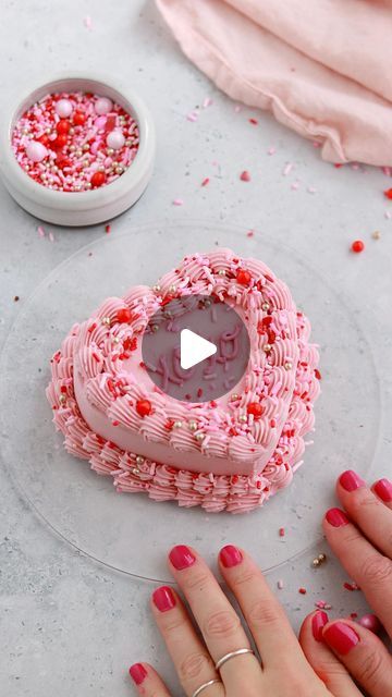 Small Heart Cake, Mini Heart Cake, Tunnel Of Love, Cherry Cake, Piping Tips, Buttercream Recipe, Heart Cake, Cake Lover, Pink Cake