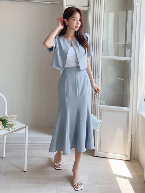 Discover great products at the best prices at Dealmoon. SHEIN DAZY Solid Button Front Jacket & Mermaid Hem Skirt. Price:$28.49 at SHEIN Dusty Blue Outfit, Blue Outfit For Women, Long Mermaid Skirt, Drop Shoulder Top, Iphone Instagram, Mermaid Skirt, Hem Skirt, Puff Sleeve Blouse, Knitted Tank Top