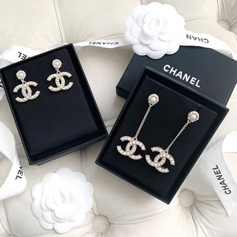 CHANEL on Instagram: “@msclmyng” Chanel Bracelet, Chanel Earrings, Chanel Jewelry, Royal Jewelry, Girly Jewelry, Fabric Jewelry, Seed Bead Jewelry, Jewelry Holder, Resin Jewelry