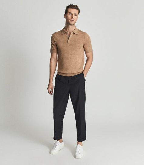 College Outfits Men, Camel Shirt, Polo Shirt Outfits, Shirt Outfit Men, Mens Fashion Work, Pants Outfit Men, Mens Summer Outfits, Guys Clothing Styles, Mens Fashion Casual Outfits