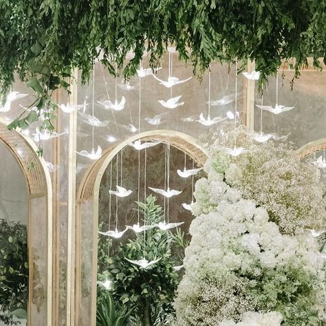 Alanna Panday on Instagram: "My happily ever after 🕊️🤍 For the wedding we decided to do an all white enchanted forest theme. We had the rituals of an Indian wedding but chose the colour white to show two culture’s coming together. A big thank you to my dream team @thea3project that made this vision come to life. Little Alanna always wanted to have a fairy tale wedding and I couldn’t have pictured anything more perfect while I walked down the aisle. There was so much love and tiny details put i Fairy Garden Wedding Decor, Fairy Tale Theme Wedding, Classic Fairytale Wedding, White Indian Wedding Decor, Fairy Tale Wedding Theme Receptions, Decorations Wedding, Alana Panday Wedding Decor, Alanna Panday Wedding, Enchanted Forest Indian Wedding